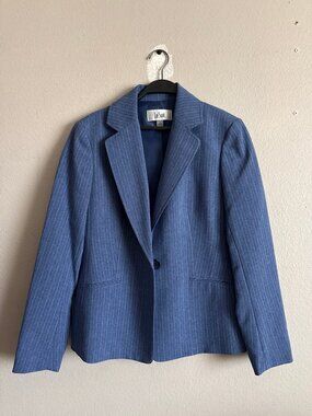Le Suit Pinstripe Blazer, Size 4, Worn Once